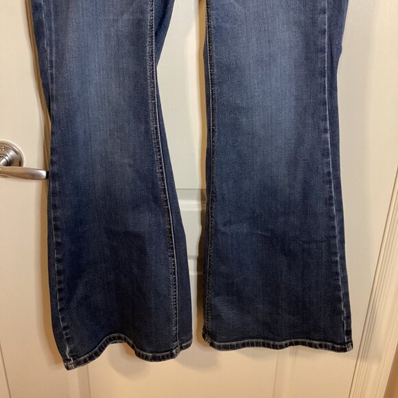 Love & Legend Women's Blue Jeans With Beads Distressed Size 14 Wide Leg - Picture 3 of 11